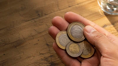5 monedas mexicanas que circulan y valen más de lo que te imaginas (revísalas en tu cambio hoy)