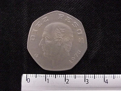 10 Pesos Cuproníquel · Heptagonal · 1975