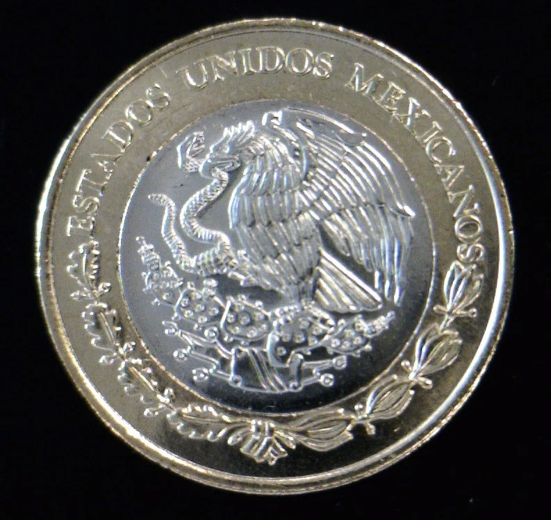 10 Bimetálica 2015 . Inventario Banxico 23581 (anverso)