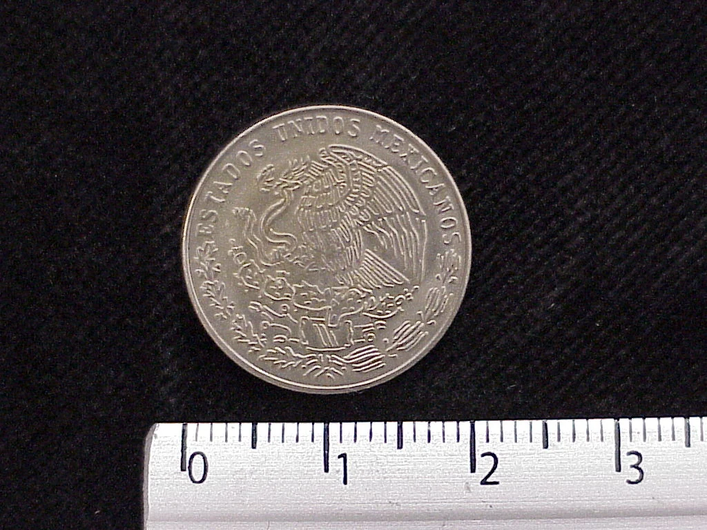 20 Cuproníquel 1975 . Inventario Banxico 12147 (anverso)