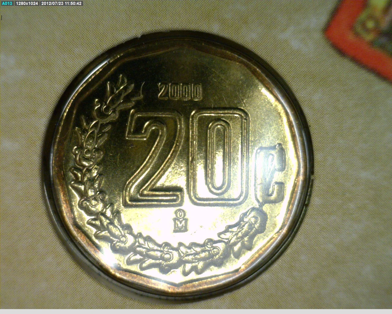 20 Centavos Bronce Aluminio 2000 · Reverso