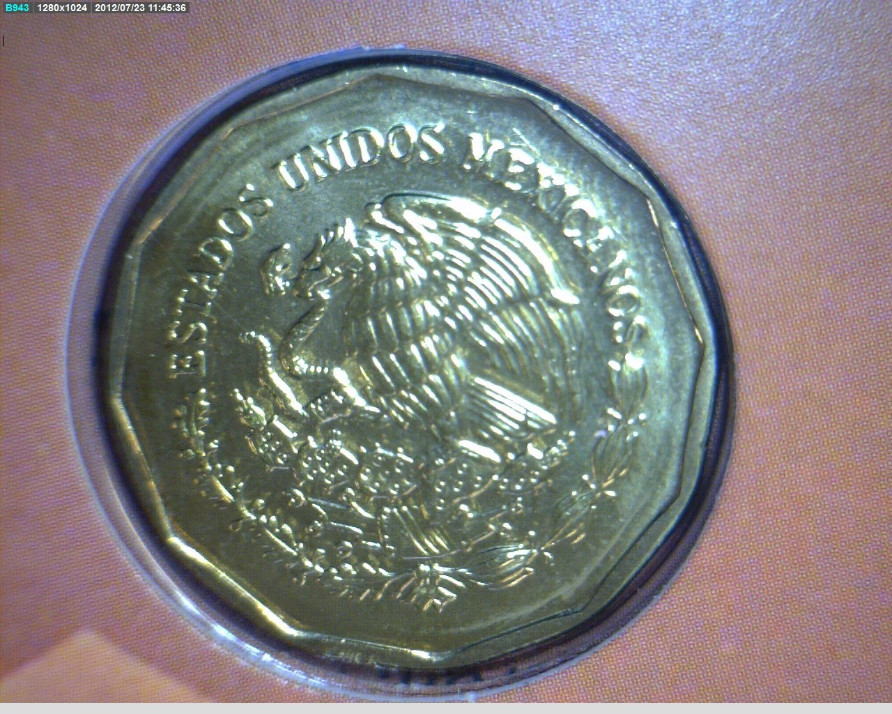 20 Centavos Bronce Aluminio 2002 · Anverso