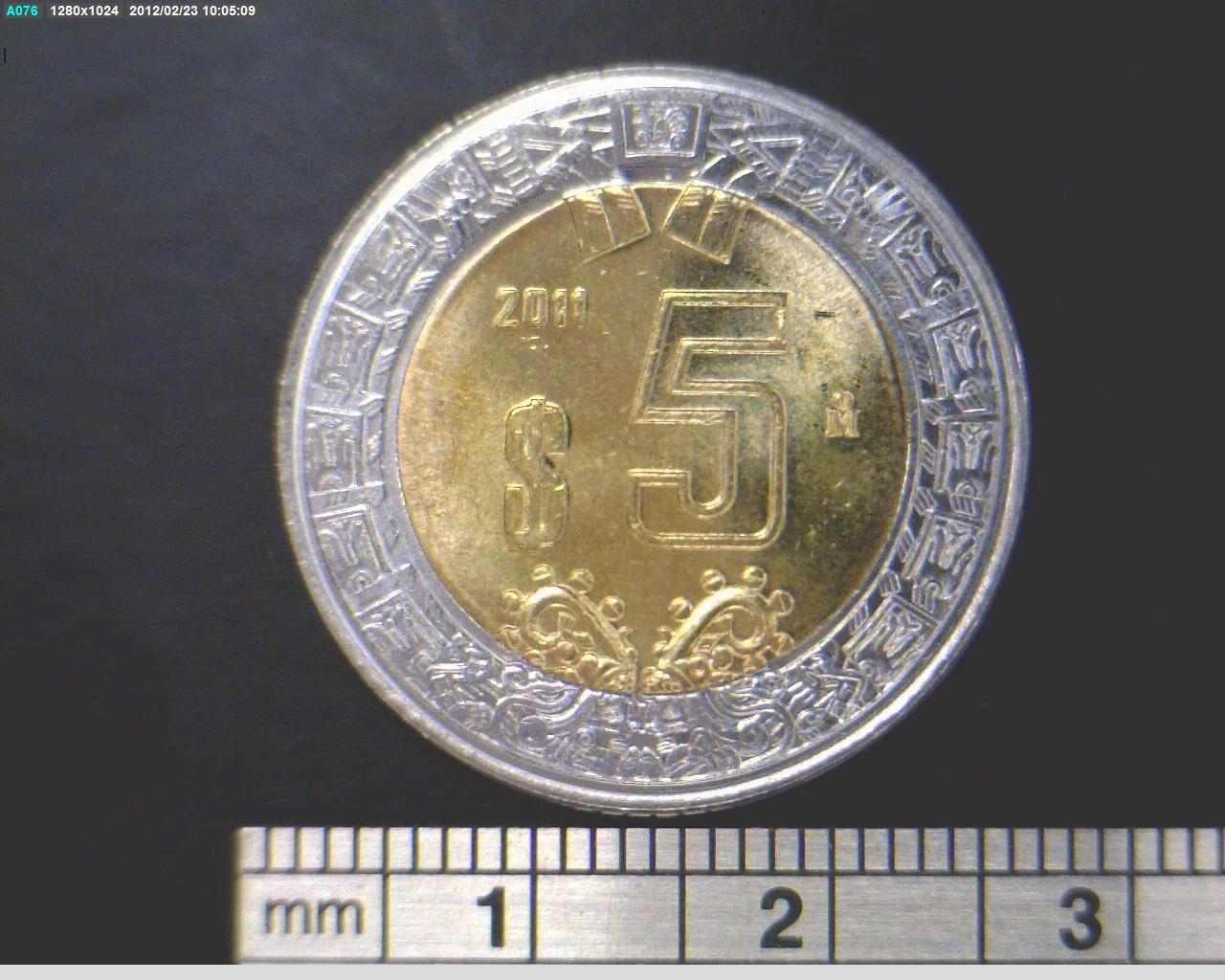 5 Bimetálica 2011 . Inventario Banxico 22717 (reverso)
