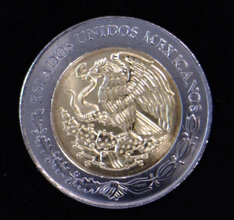 5 Bimetálica 2015 . Inventario Banxico 23586 (anverso)