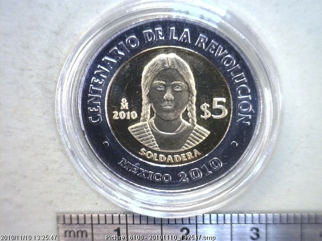 5 Pesos Centenario de la Revolución Mexicana: Soldadera 2010 · Reverso