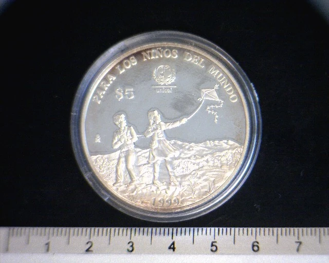 5 Pesos Segundo Milenio, la Paz en el Mundo 1999 · Reverso