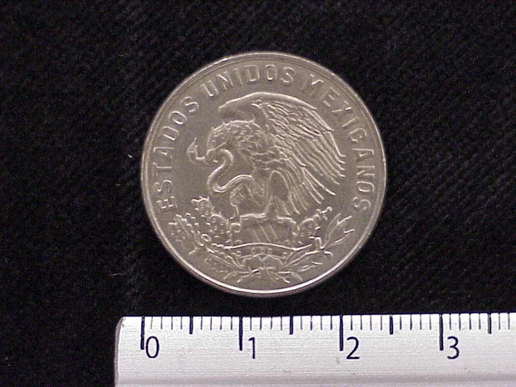 50 Cuproníquel 1966 . Inventario Banxico 11900 (anverso)