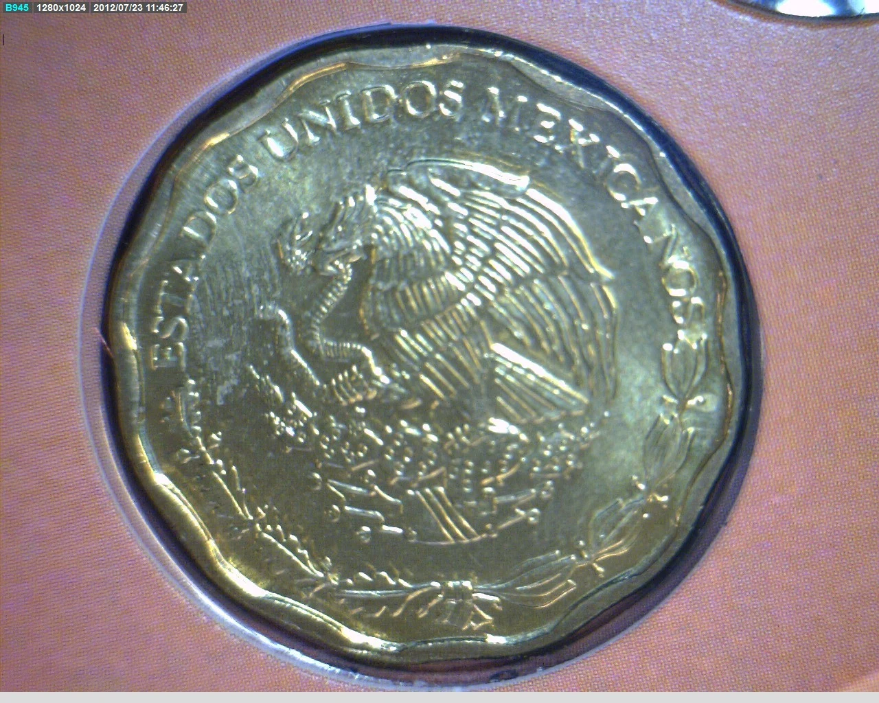 50 Centavos Bronce Aluminio 2002 · Anverso