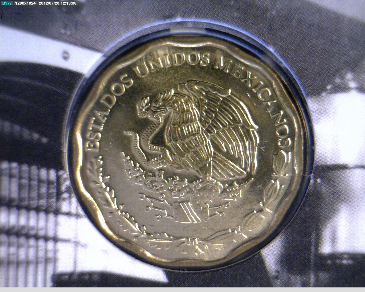 50 Centavos Bronce Aluminio 2003 · Anverso