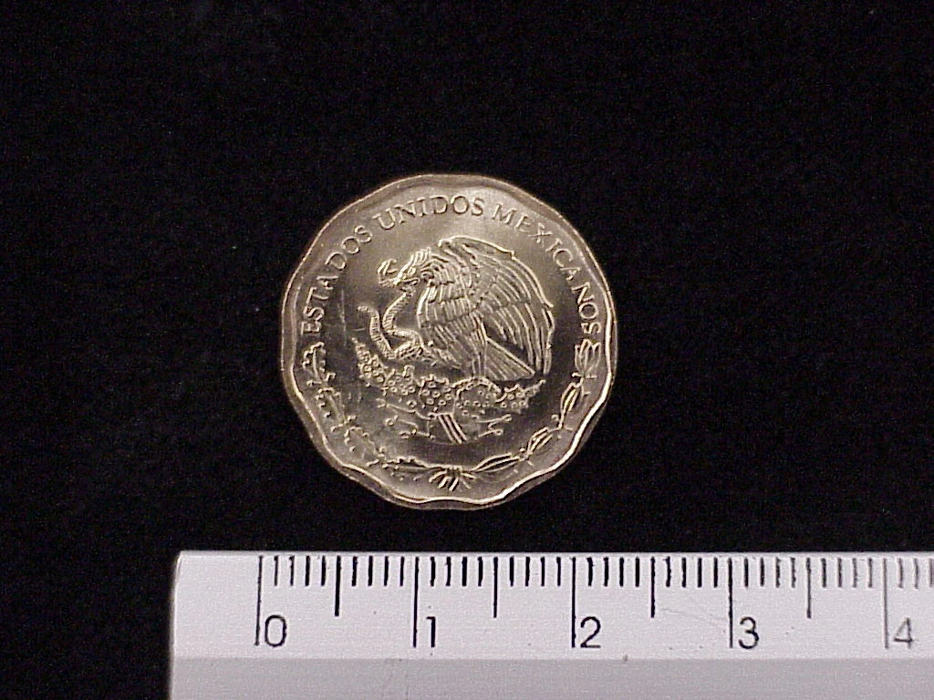 50 Centavos Bronce Aluminio 2007 · Anverso