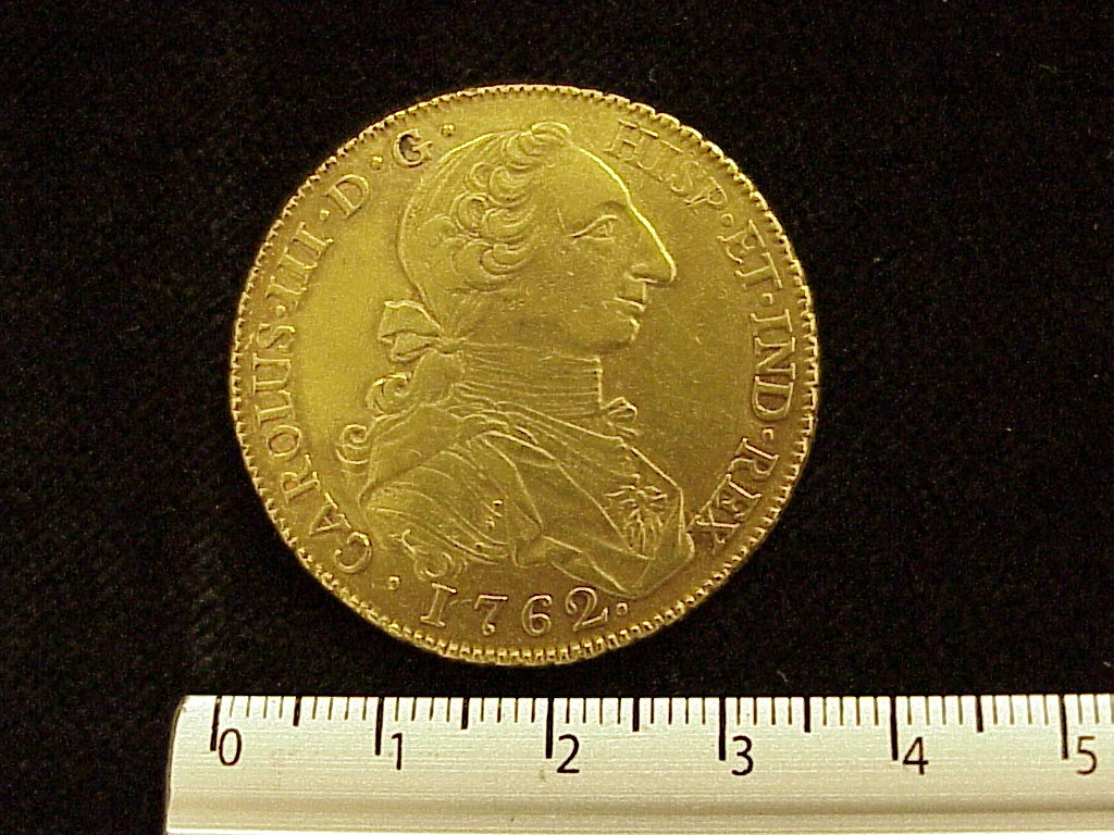8 Escudos Carlos III 1762 · Anverso