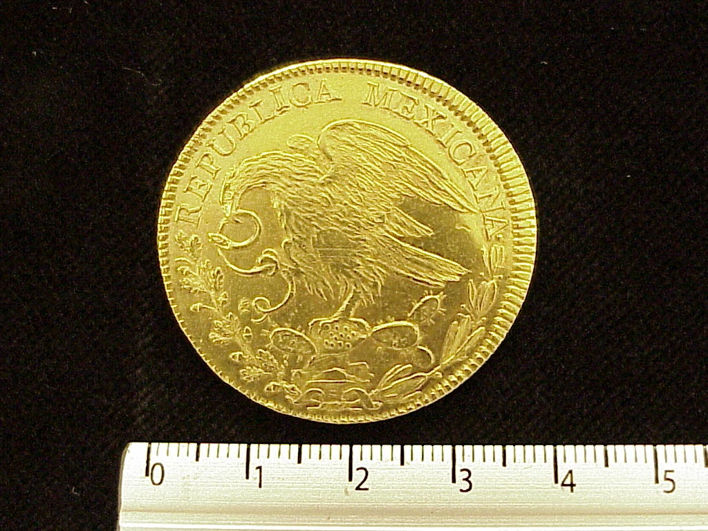 8 Escudos Octaval 1823 · Anverso