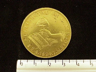 8 Escudos Octaval 1824 · Reverso