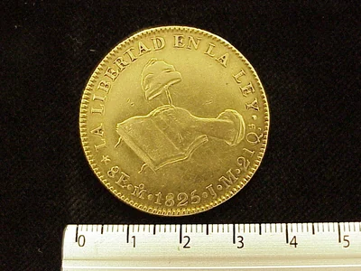 8 Escudos Octaval 1825 · Reverso