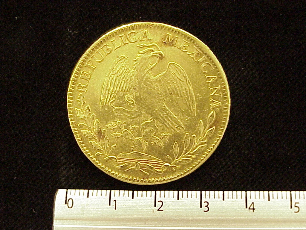 8 Escudos Octaval 1826 · Anverso