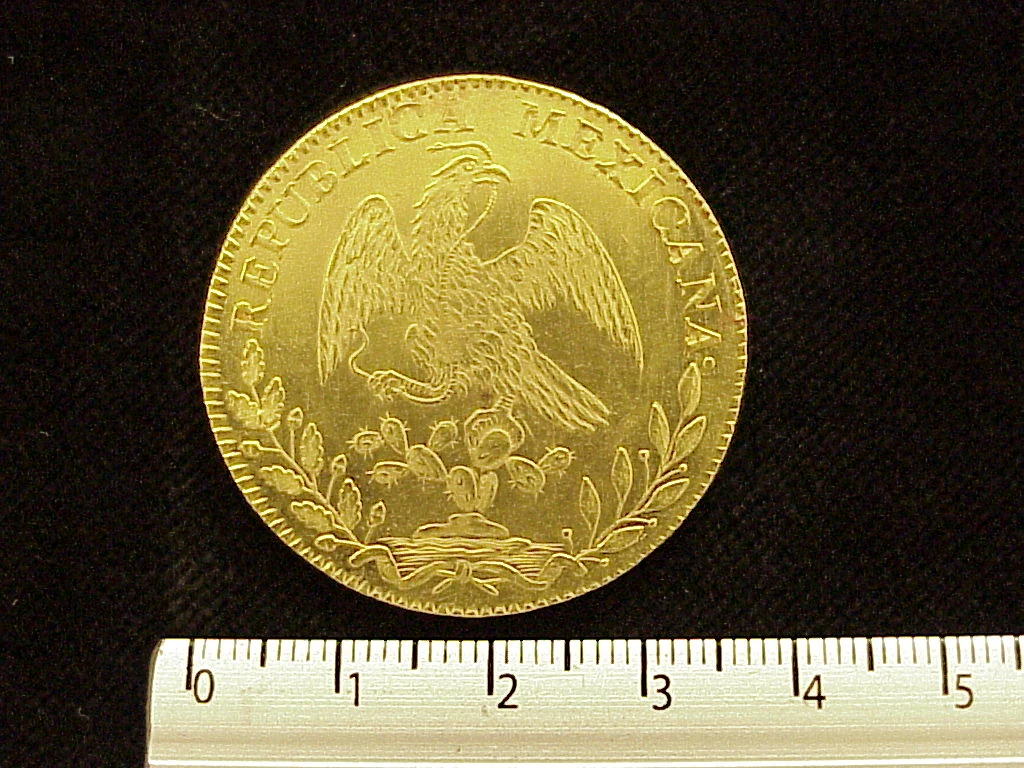 8 Escudos Octaval 1828 · Anverso