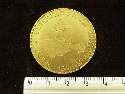 8 Escudos Octaval 1828