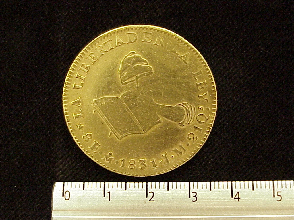 8 Escudos Octaval 1831 · Reverso