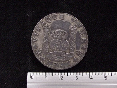 8 Reales Columnario Felipe V 1733-1747 Mo-MF