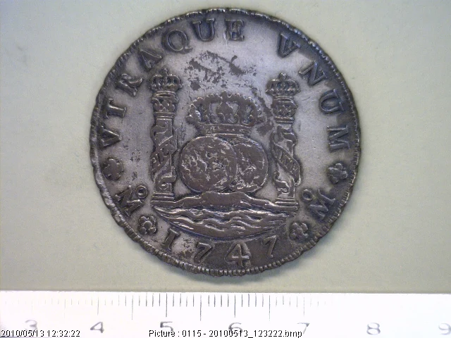 8 Reales Fernando VI 1747 · Reverso