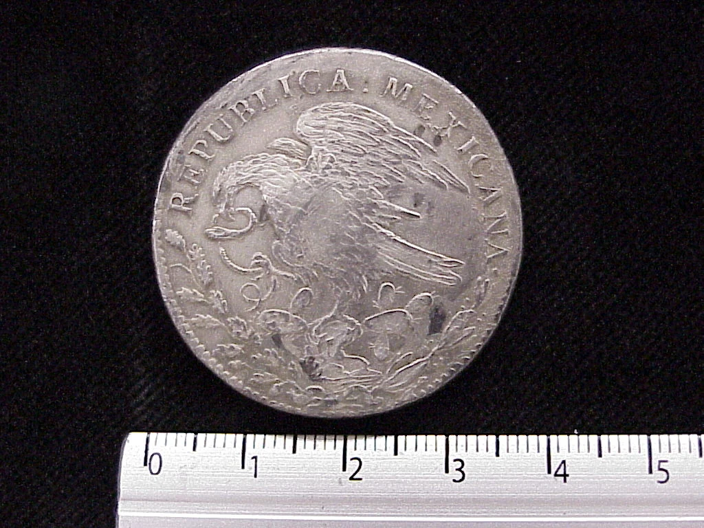 8 Reales Plata Republica Mexic 1824 · Anverso