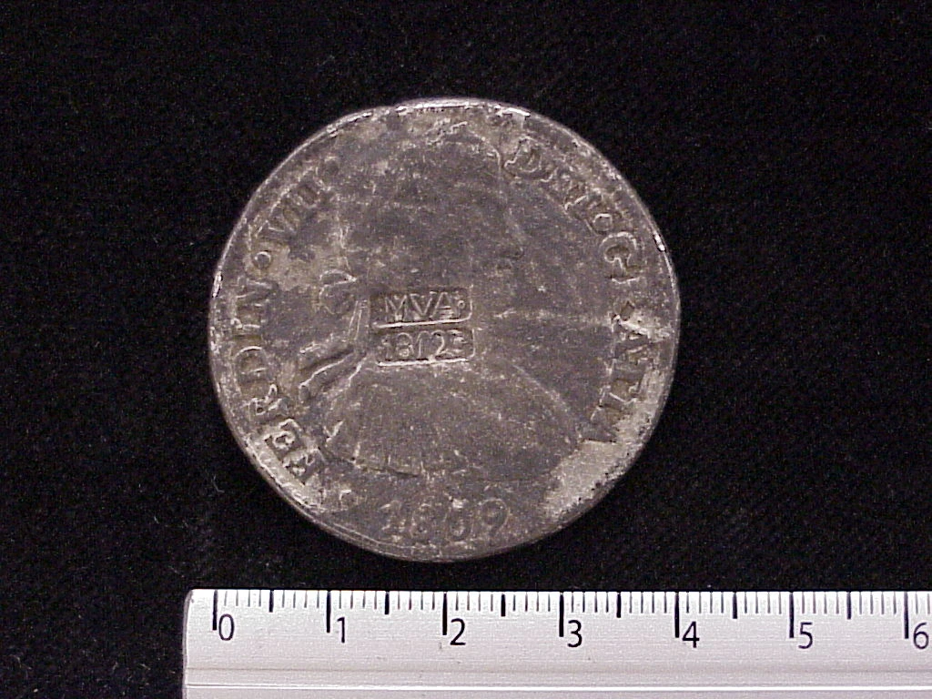 8-reales-resellos-contramarcas-1809-mexico-hj - anverso (Banxico)