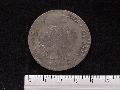 8-reales-resellos-contramarcas-1809-mexico-th - anverso (Banxico)