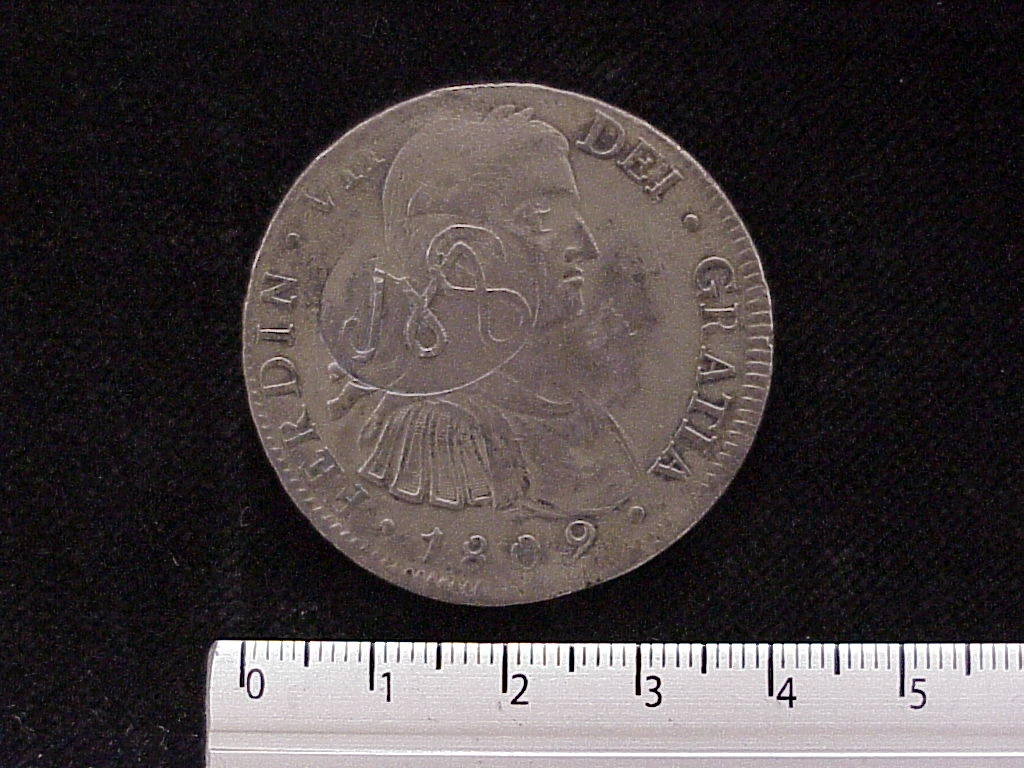 8-reales-resellos-contramarcas-1809-mexico-th - anverso (Banxico)