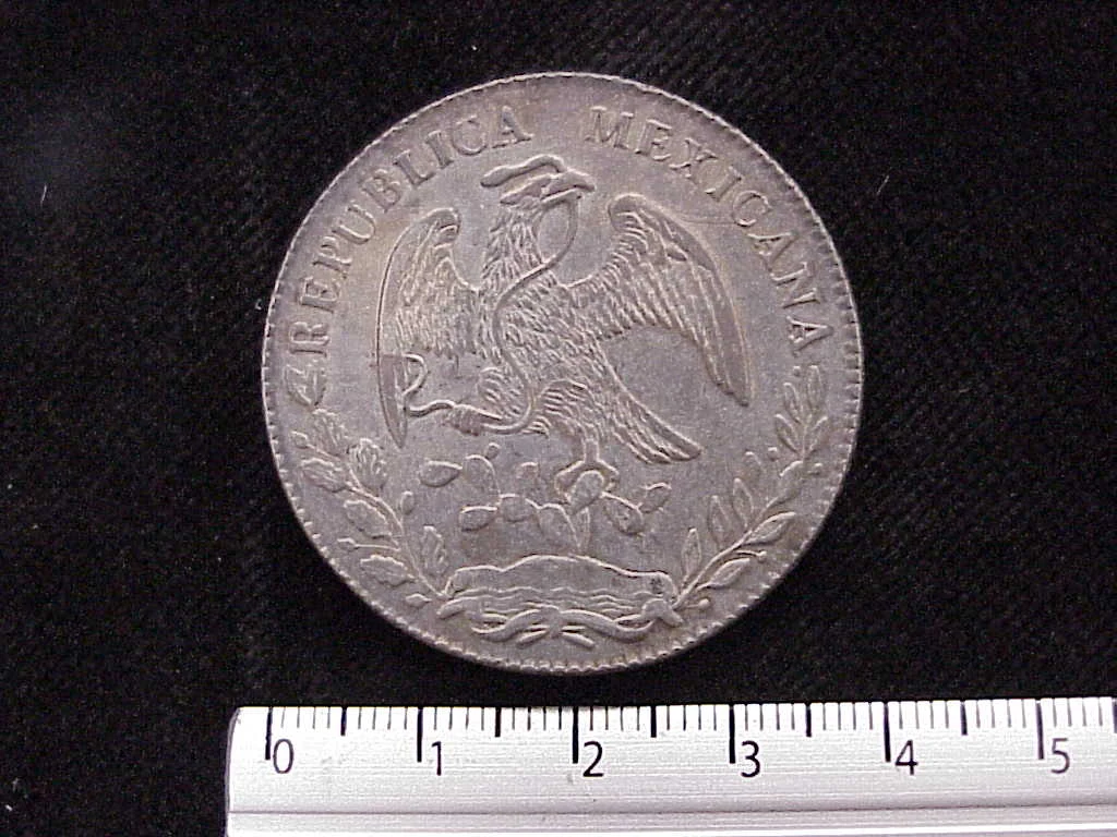 8 Plata 1881 . Inventario Banxico 6582 (anverso)