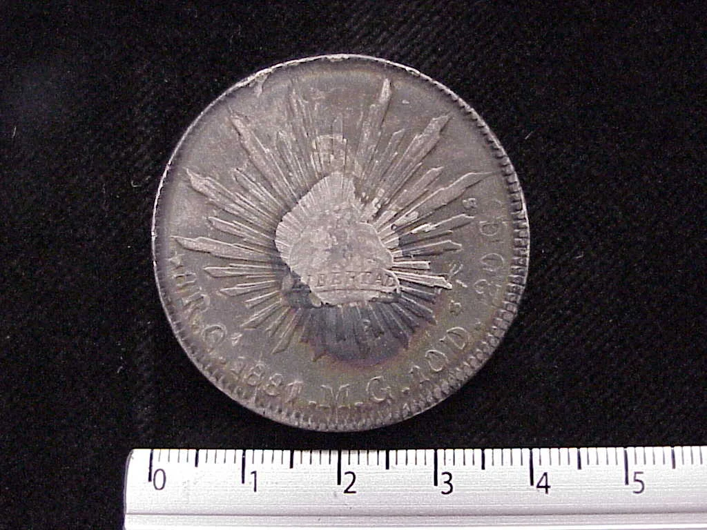 8 Plata 1881 . Inventario Banxico 6582 (reverso)