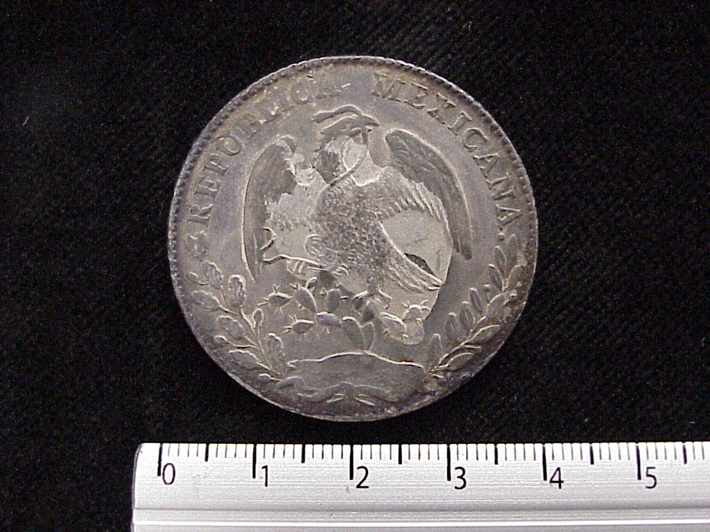 8 Plata 1877 . Inventario Banxico 6006 (anverso)
