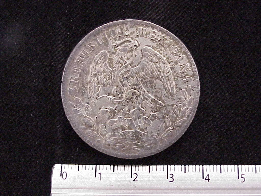 8 Plata 1877 . Inventario Banxico 9180 (anverso)