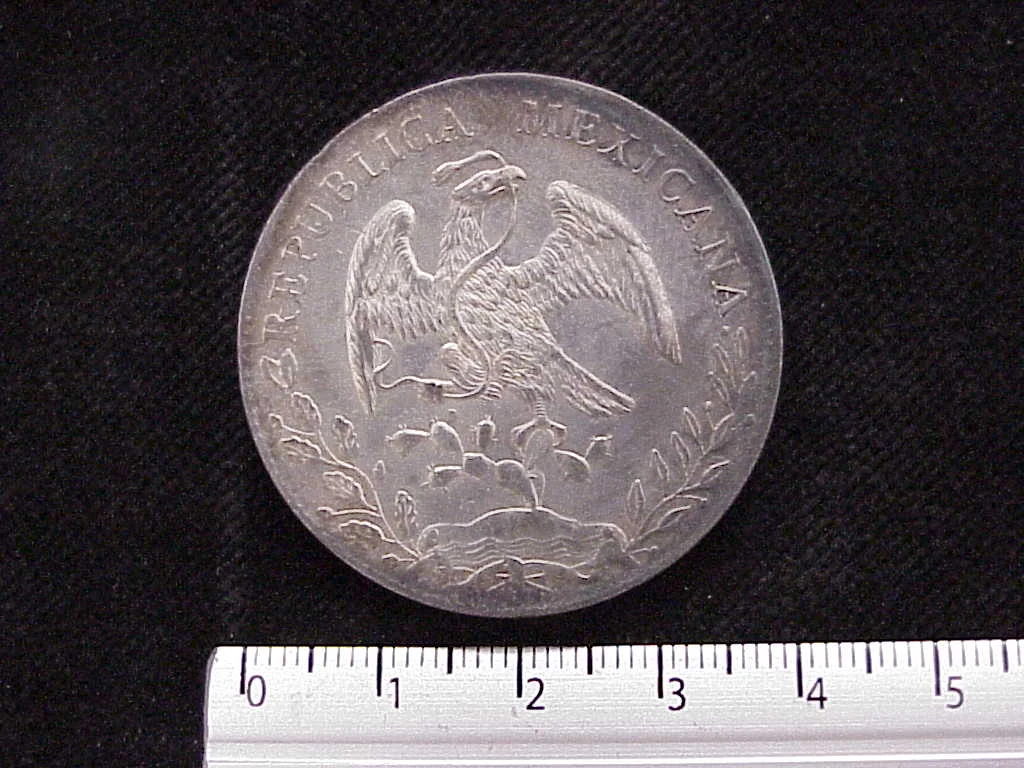 8 Plata 1890 . Inventario Banxico 9227 (anverso)