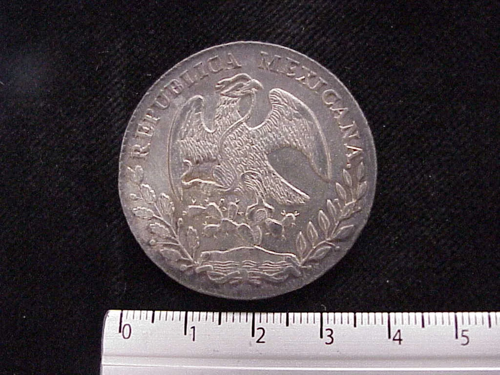 8 Plata 1880 . Inventario Banxico 9429 (anverso)