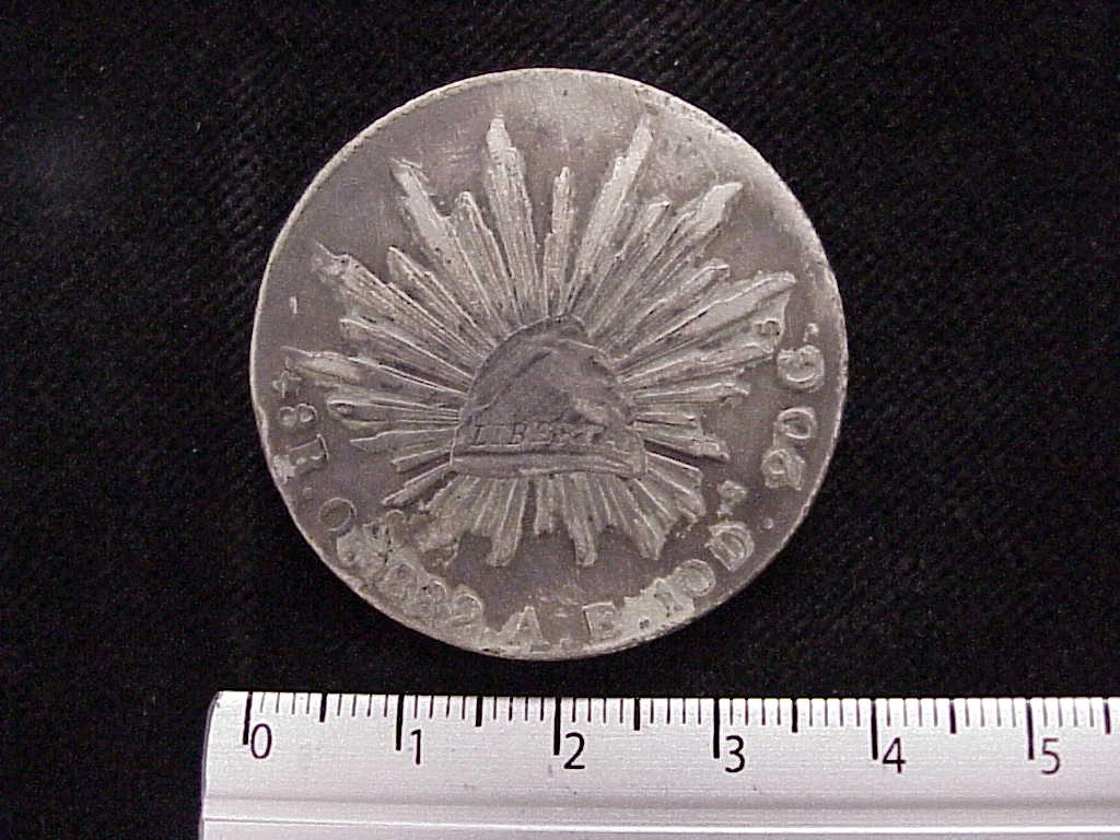 8 Plata 1882 . Inventario Banxico 9437 (reverso)