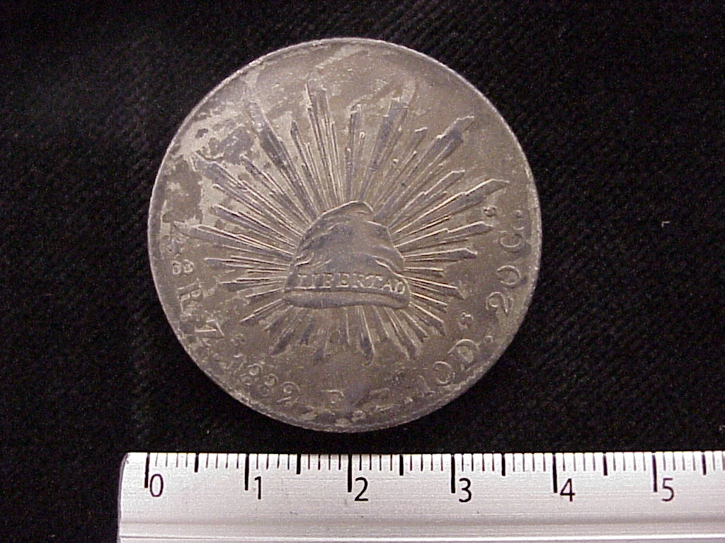 8 Plata 1895 . Inventario Banxico 10383 (reverso)