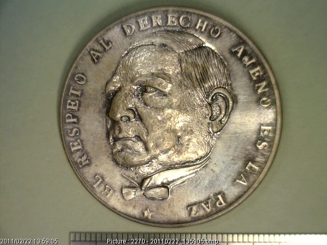 Medalla Benito Juárez - Luis Echeverría (1975) (anverso)