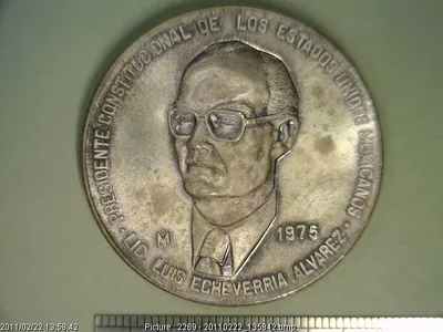 Medalla Benito Juárez - Luis Echeverría (1975)