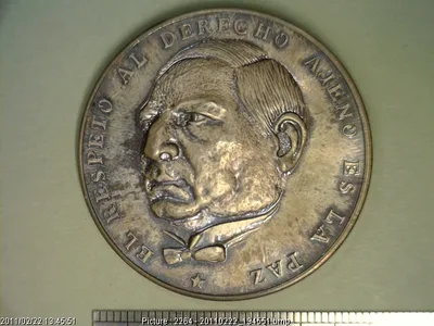 Medalla Benito Juárez - Margarita Maza (1975)