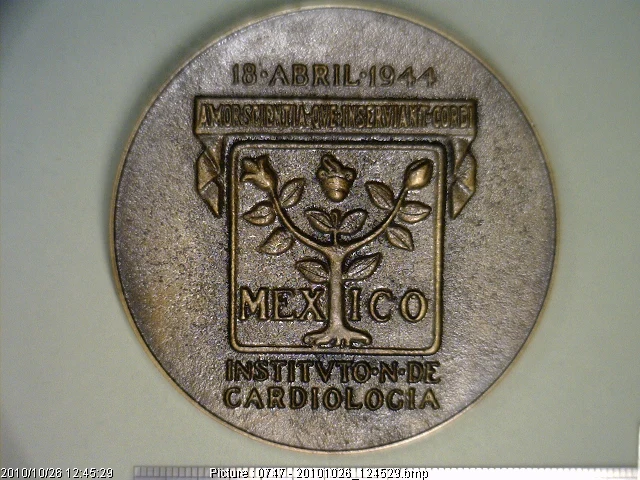 Medalla Instituto Nacional de Cardiología (1976) (anverso)