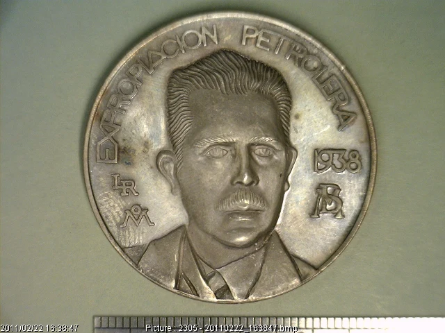 Medalla Lázaro Cárdenas. Expropiación Petrolera (1978) (anverso)