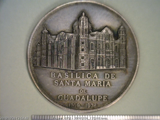 Medalla Nueva Basílica de Guadalupe (1976) (anverso)
