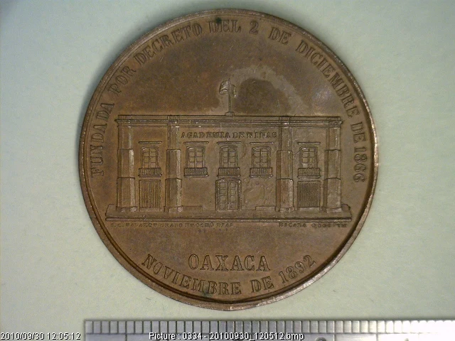 Medalla Oaxaca. Escuela Normal (1892) (anverso)
