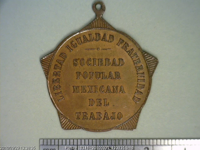 Medalla Sociedad Popular Mexicana del Trabajo (1874) (anverso)