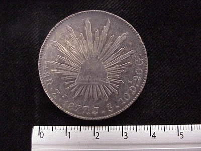 8 Plata 1877 . Inventario Banxico 10315 (reverso)