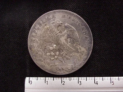 8 Plata 1882 . Inventario Banxico 10331 (anverso)