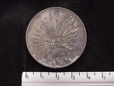 8 Plata 1882 . Inventario Banxico 10331 (reverso)
