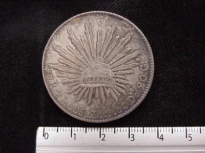 8 Plata 1885 . Inventario Banxico 10341 (reverso)