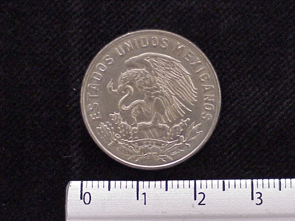50 Cuproníquel 1966 . Inventario Banxico 11900 (anverso)
