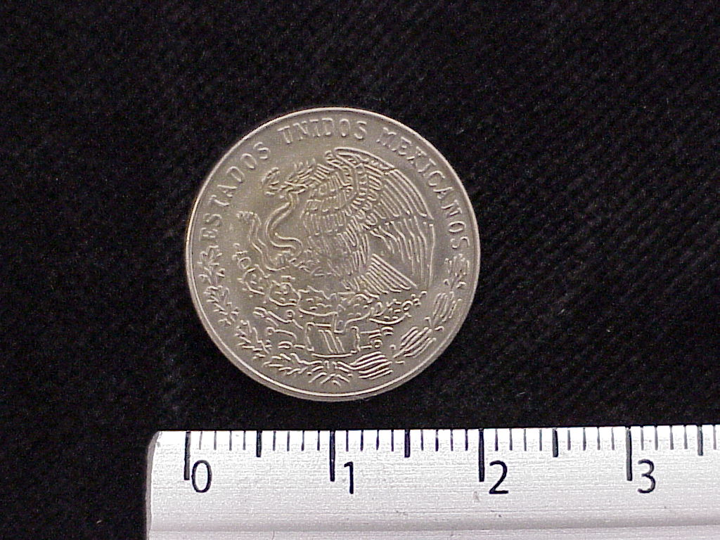 20 Cuproníquel 1975 . Inventario Banxico 12147 (anverso)